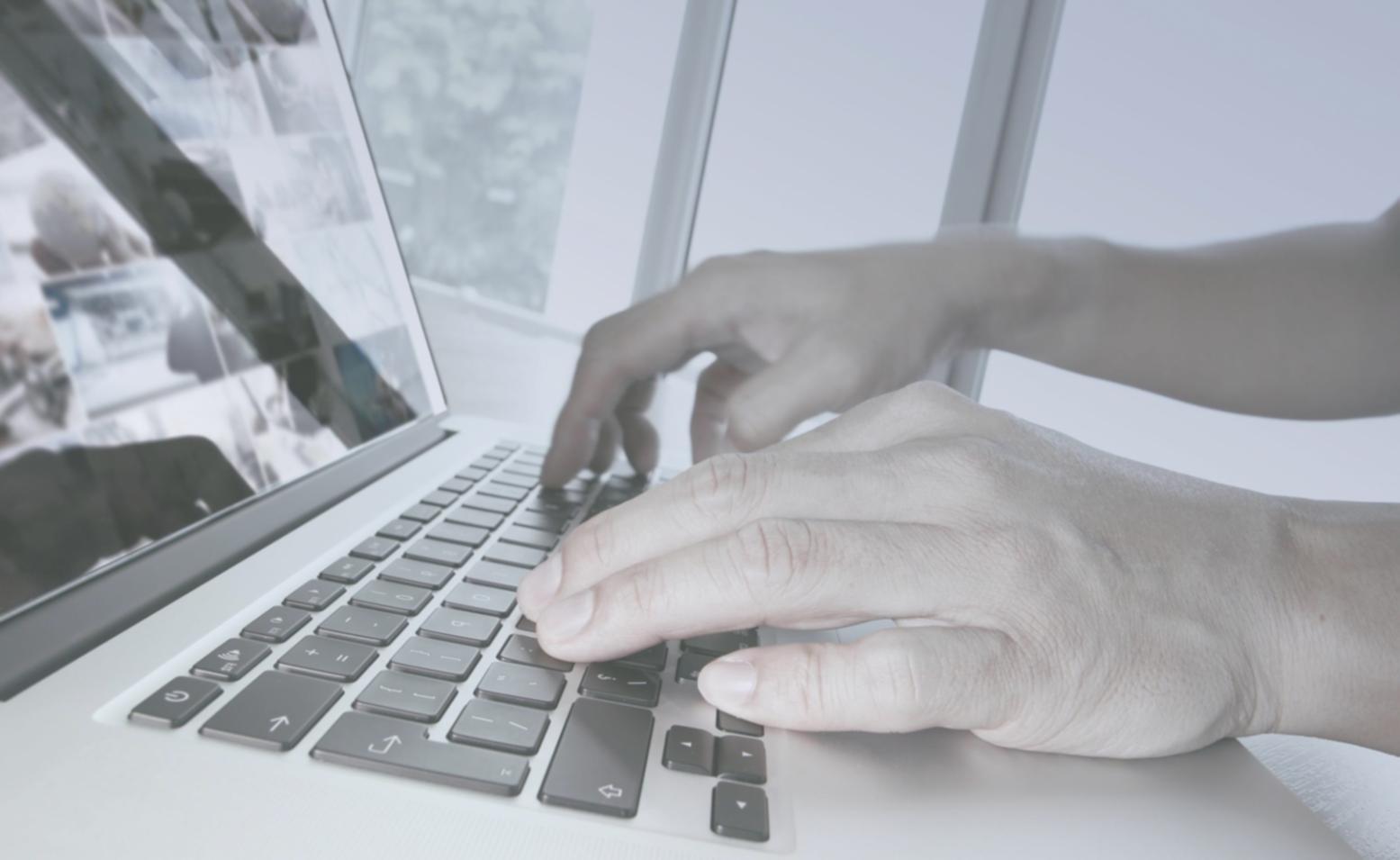 Team bei der Entwicklung innovativer Metaverse-Lösungen